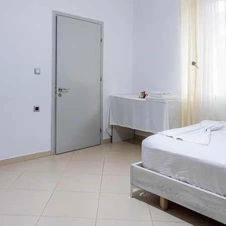Goxhaj * Sarandë